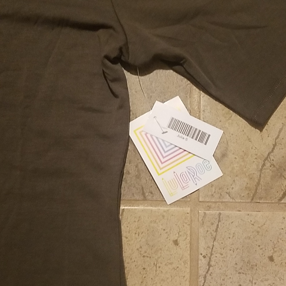 Lularoe Julia - Picture 2 of 3